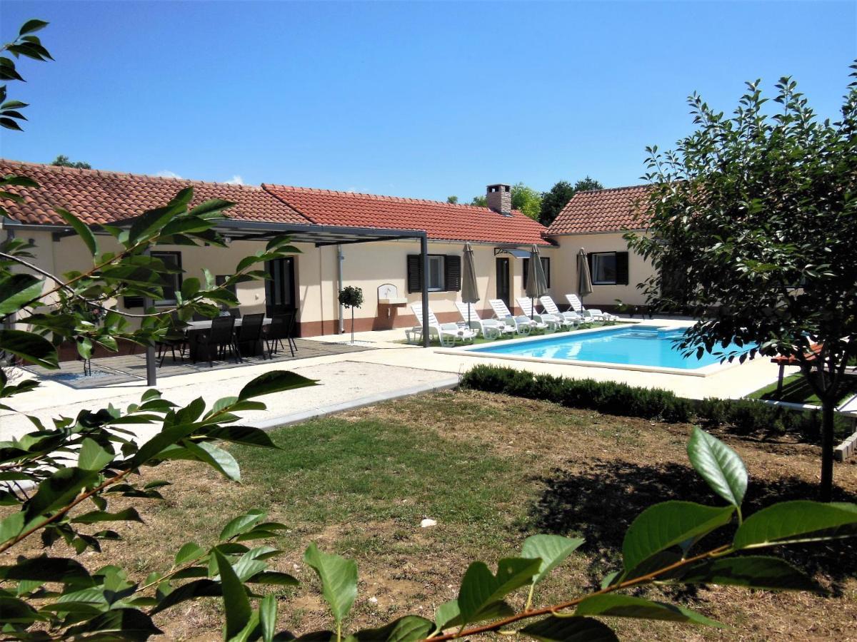 Holiday Home Tuta Polaca Ngoại thất bức ảnh